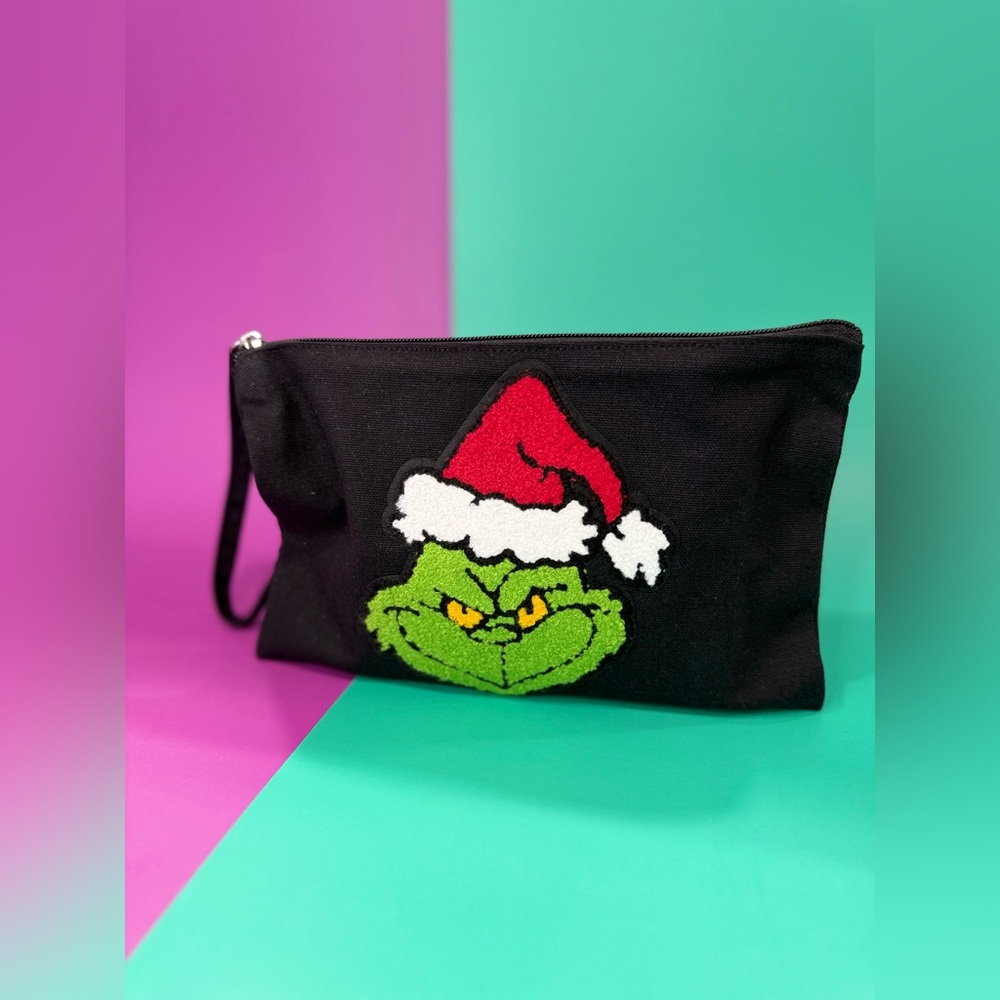 Wristlet: Grinch & Snowflake